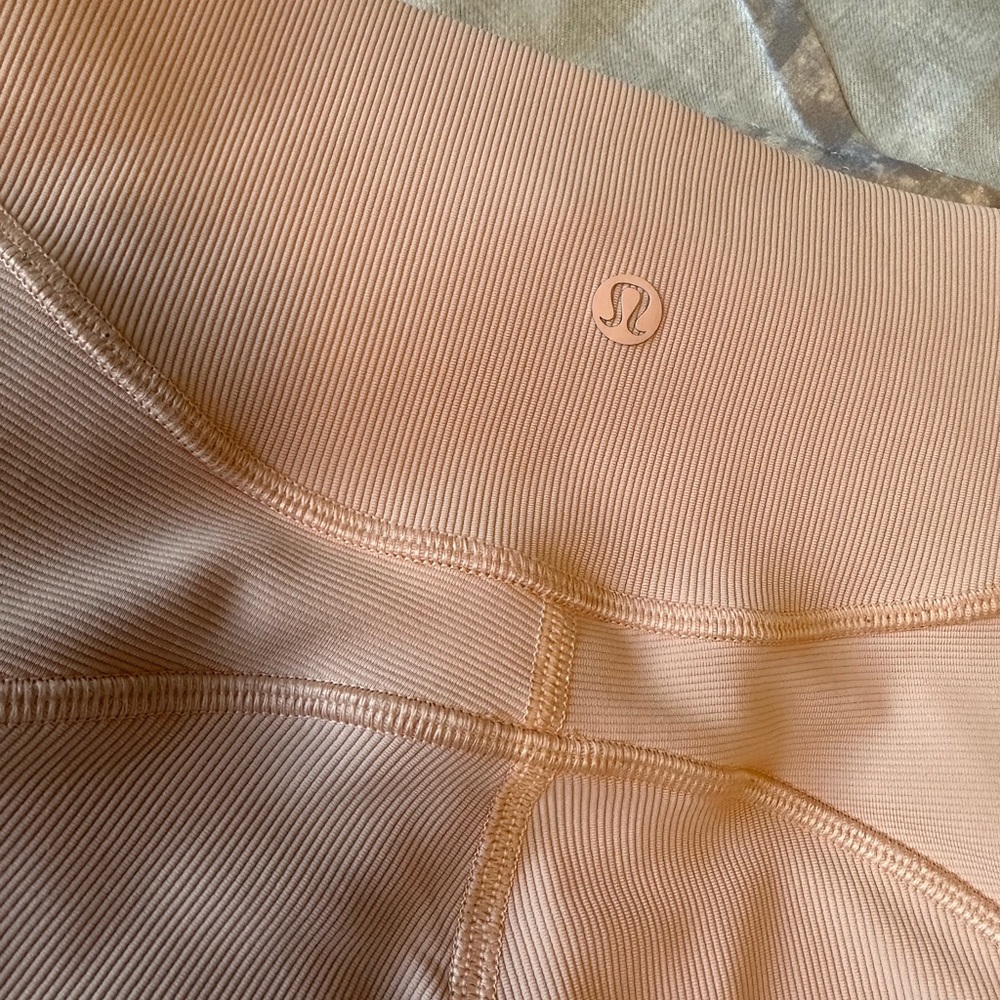 |LuLuLemon| 🍑 Ribbed Leggings - Picture 4 of 4